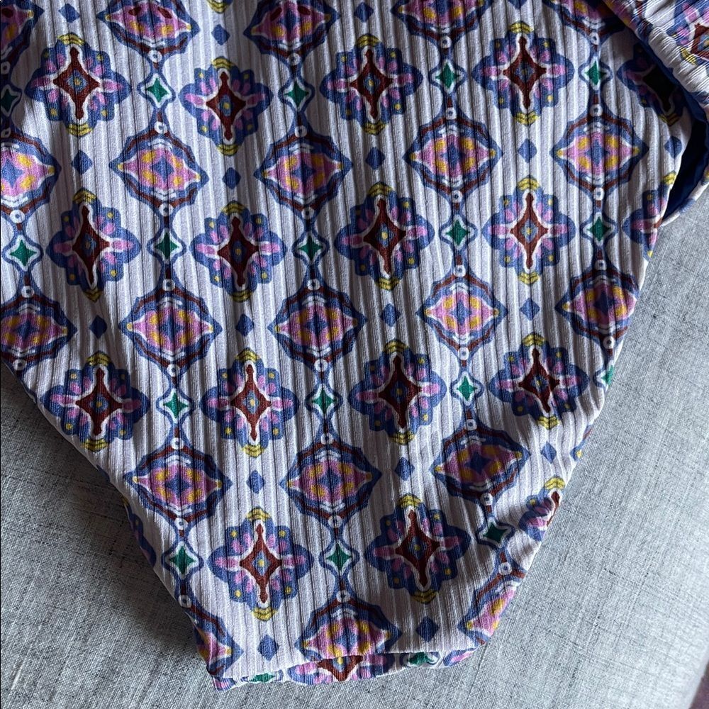 Patterned Two Piece  Swimsuit - Picture 4 of 8